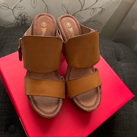 Tan Wood Effect Heel Mules Clogs - Picture 5 of 6